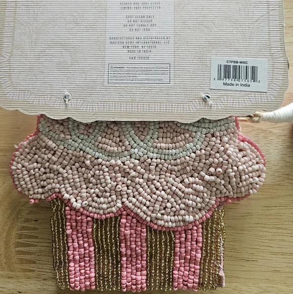 Wandering Moon Cupcake Beaded Pouch - Pink and Gold NEW - Picture 3 of 4